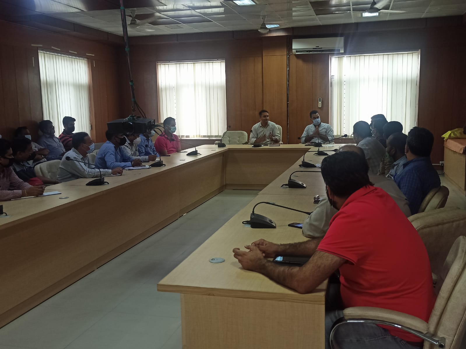 “नीले आसमान के लिए स्वच्छ हवा के अंतर्राष्ट्रीय दिवस”पर प्रदूषण नियंत्रण बोर्ड ने की बैठक, कई जगह जांचे वाहन “नीले आसमान के लिए स्वच्छ हवा के अंतर्राष्ट्रीय दिवस”पर प्रदूषण नियंत्रण बोर्ड ने की बैठक, कई जगह जांचे वाहन