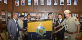 मादक पदार्थों पर नियन्त्रण के प्रयासों के लिए राज्यपाल ने थपथपाई हिमाचल पुलिस की पीठ