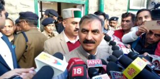सचिवालय में मीडिया से बात करते हुए मुख्यमंत्री सुखविंद्र सिह सुक्खू