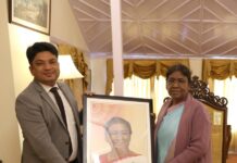 हिमाचली चित्रकार कमल कुमार ने राष्ट्रपति को भेंट किया पोर्ट्रेट, महामहिम ने की कमल की कला की प्रशंसा 