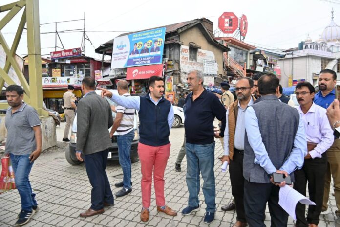 लोक निर्माण एवं युवा सेवाएं व खेल मंत्री विक्रमादित्य सिंह