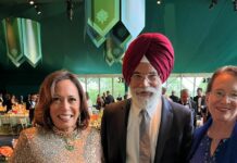 अमेरिकी उप राष्ट्रपति कमला हेर्रिस पंजाबी खरबपति दर्शन सिंह धालीवाल और उनकी पत्नी डेबरा धालीवाल से राजकीय भोज के दौरान