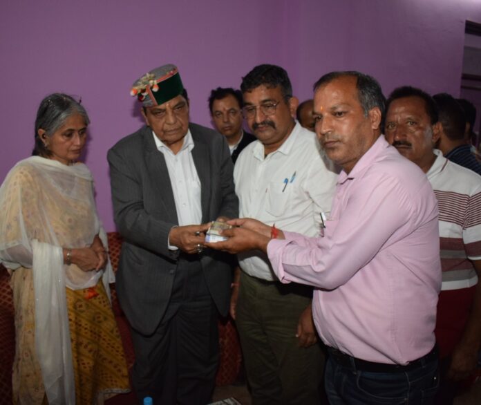 स्वास्थ्य एवं परिवार कल्याण, सामाजिक न्याय एवं अधिकारिता तथा श्रम एवं रोज़गार मंत्री कर्नल डाॅ. धनीराम शांडिल स्वास्थ्य एवं परिवार कल्याण, सामाजिक न्याय एवं अधिकारिता तथा श्रम एवं रोज़गार मंत्री कर्नल डाॅ. धनीराम शांडिल