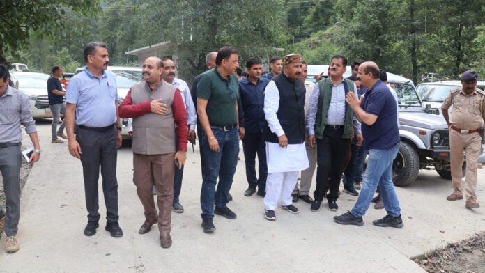 प मुख्यमंत्री मुकेश अग्निहोत्री ने आज कुल्लू शहर के लिये सोमा उठाऊ पेयजल योजना का निरीक्षण कर कुल्लू शहर के लिए सोमा से वैकल्पिक पेयजल आपूर्ति आरम्भ की। प मुख्यमंत्री मुकेश अग्निहोत्री ने आज कुल्लू शहर के लिये सोमा उठाऊ पेयजल योजना का निरीक्षण कर कुल्लू शहर के लिए सोमा से वैकल्पिक पेयजल आपूर्ति आरम्भ की।