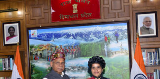 राज्यपाल ने आशा मालवीय को सम्मानित किया