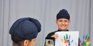नशे के खिलाफ एक लाख से अधिक "हैंड प्रिंट" प्राप्त कर बनाया विश्व रिकॉर्ड !