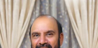 प्रसिद्ध उद्योगपति दानबीर महिन्दर शर्मा द्वारा केदारनाथ मन्दिर धाम में दान की गिनती के लिए ग्लास हाउस दान
