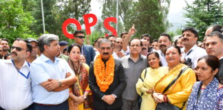 पहली बार चंबा पहुंचने पर मुख्यमंत्री का भव्य स्वागत, एनपीएस कर्मचारी संघ ने किया सम्मानित 