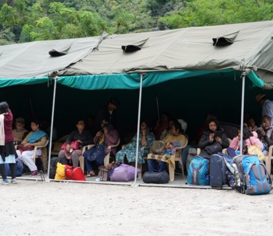 जिला प्रशासन द्वारा सांगला में फंसे 118 पर्यटकों को सुरक्षित निकाला गया