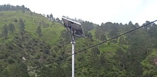 औट और बालीचौकी बाजार में सोलर स्ट्रीट लाइटस स्थापित