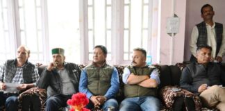 राजस्व मंत्री एवं शिक्षा मंत्री ने कुमारसैन उपमण्डल में आपदा प्रभावित क्षेत्रों का किया दौरा
