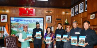 हिमाचल प्रदेश लोक सेवा आयोग के अध्यक्ष ने राज्यपाल को वार्षिक रिपोर्ट प्रस्तुत की