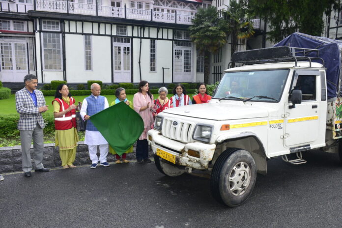 राज्यपाल शिव प्रताप शुक्ल ने राहत सामग्री वाहनों को रवाना किया