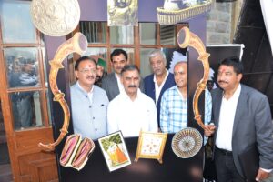हथकरघा एवं हस्तशिल्प क्षेत्र में उत्कृष्ट योगदान पर तीन श्रेणियों में शुरू होंगे राज्य स्तरीय पुरस्कार