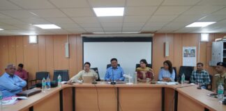 राजस्व मंत्री जगत सिंह नेगी ने किन्नौर में भारी बारिश व बाढ़ से हुए नुकसान की राहत एवं पुनर्वास कार्य की समीक्षा बैठक