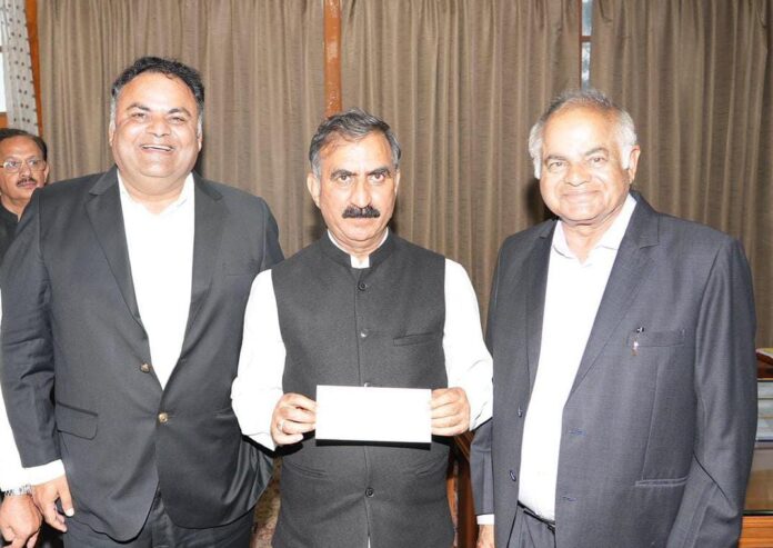 Cheque Rs 11 Lakh Director Mahesh Katha Udyog
