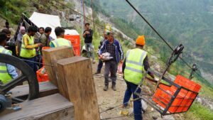 फीचर: प्रदेश सरकार ने बाधित हुए राष्ट्रीय उच्च मार्ग-05 को खोलने के लिए उठाए विशेष कदम