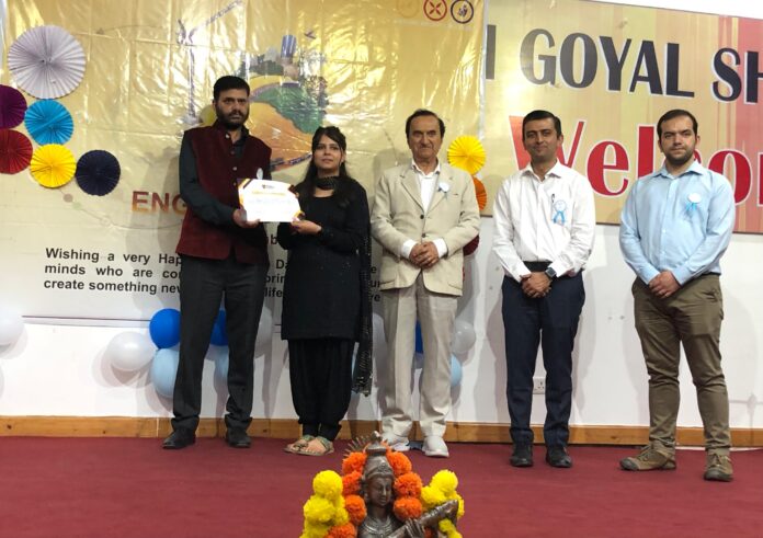एपीजी  विश्वविद्यालय में हिंदी भाषा और  इंजीनियरिंग का बताया महत्त्व
