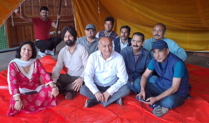 आपदा में मदद के लिए आगे आई श्रम दान संस्था , कुल्लू मंडी शिमला में दिए त्रिपाल टेंट ओर राहत सामग्री , शिमला नगर निगम को दिए त्रिपाल टेंट आपदा में मदद के लिए आगे आई श्रम दान संस्था , कुल्लू मंडी शिमला में दिए त्रिपाल टेंट ओर राहत सामग्री , शिमला नगर निगम को दिए त्रिपाल टेंट