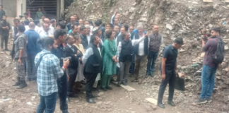 शिव बावड़ी क्षेत्र का दौरा करने पहुंची प्रियंका गांधी, प्रभावित परिवारों से मिलकर बांटा दुःख