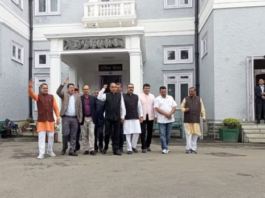 मॉनसून सत्र के पहले दिन ही वॉकआउट