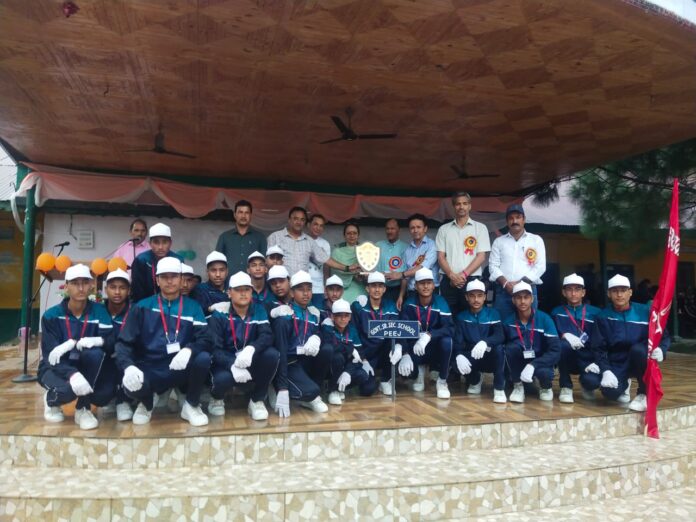 मार्च पास्ट और अनुशासन में पीज स्कूल आया अव्वल