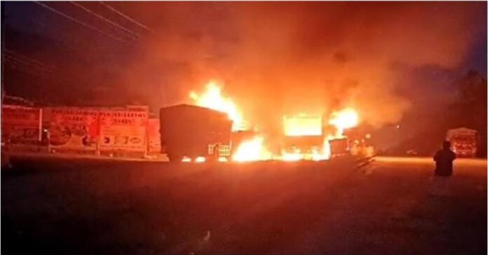 पंडोह के साथ लगते 9 मील के पास आज शाम ब्रदर्स भोजनालय के सामने खड़े तीन ट्रक जलकर राख हो गए