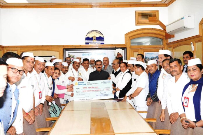 Cheque 1.11 Lakh Congress Seva Dal