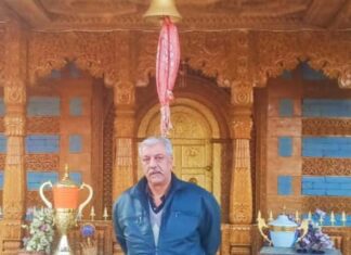 अपने पैतृक गांव कुल इष्ट देवता महाराज के दर्शन करने पहुंचे विधायक हरीश जनारथा