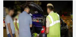 पुलिस ने कुटलैहड़ क्षेत्र में कार से पकड़ा कैश, ड्राइवर नहीं दे पाया संतोषजनक जवाब