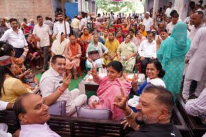 होशियार सिंह ने जन भावनाओं से किया खिलवाड़, नुक्कड़ सभाओं में बोलीं कांग्रेस उम्मीदवार