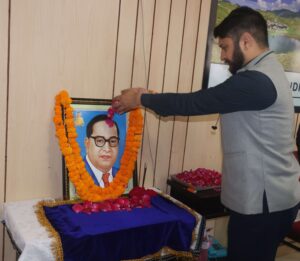 भारत रत्न बाबा साहेब डॉ. भीमराव अम्बेडकर की जन्म-जयंती पर पुष्पांजलि अर्पित की·