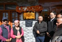 रोहित ठाकुर ने देवगढ़ में पंचायत भवन का उद्घाटन किया, स्कूल निर्माण का निरीक्षण किया