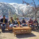 शिविर में रविद्रं सिहं ठाकुर ने बिभिन्न विभाग की सरकारी जनहितैषी योजनाओं की विस्तृत जानकारी दी।