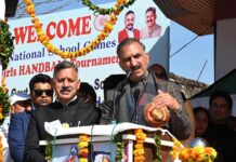 स्कूलों में बच्चों के मोबाइल इस्तेमाल करने पर एक मार्च से लगेगा प्रतिबंध : मुख्यमंत्री