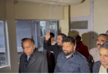 मुख्यमंत्री के जवाब से असंतुष्ट भाजपा विधायक दल का सदन से वॉकआउट