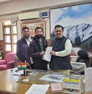 ब्रेकिंग न्यूज़ अंबुजा (अडानी) सीमेंट पर बड़ा आरोप! DGMS रिपोर्ट में खुलासा – रात में हो रही ब्लास्टिंग, घरों में दरारें!