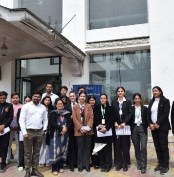 एपीजी यूनिवर्सिटी के लॉ विभाग ने लीगल ओलंपियाड सफलतापूर्वक संपन्न किया, 32 छात्रों ने लिया भाग