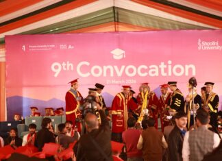 9वां दीक्षांत समारोह में 1,100 से अधिक छात्रों को डिग्रियां प्रदान की गईं।