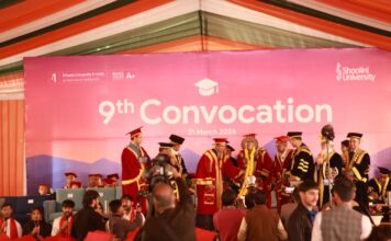9वां दीक्षांत समारोह में 1,100 से अधिक छात्रों को डिग्रियां प्रदान की गईं।