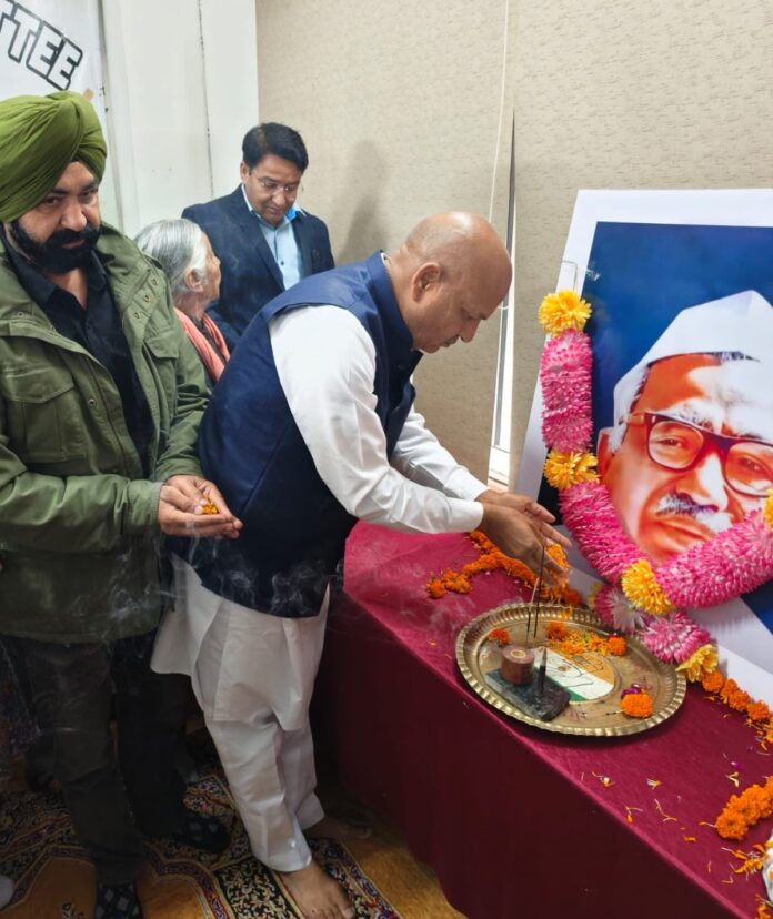 Paying tribute to Babu Jagjiwam ji at Shimla