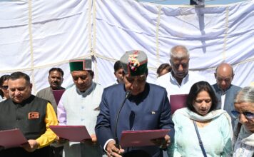 शहीदी दिवस पर पूर्व प्रधानमंत्री राजीव गांधी को दी श्रद्धांजलि