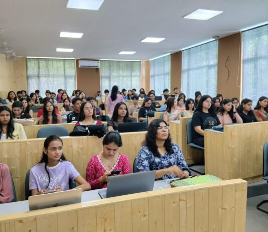 शूलिनी यूनिवर्सिटी में 1,200 छात्रों को डिजिटल और ई-रिसोर्स की दी जानकारी