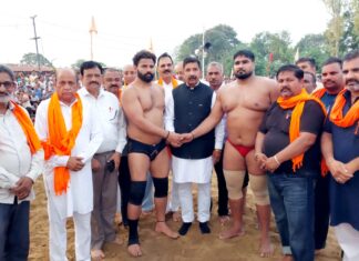 बाबा बोदल शाह मंदिर के दंगल मैदान के विकास को 25 लाख : मुकेश अग्निहोत्री
