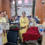 मैत्री फाउंडेशन ने IGMC को तीन कीमो चेयर दीं